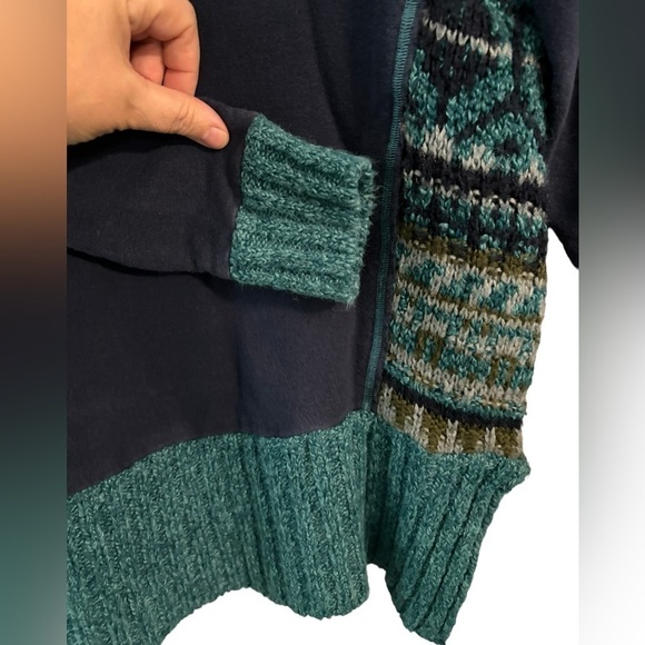 Ruby Moon Women's S Navy Sweatshirt Sweater Aztec Combo Hi-Low EUC! - Picture 6 of 9